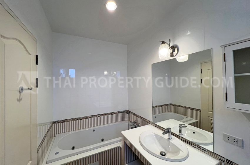 Townhouse in Sukhumvit 